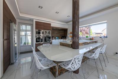 Maison de maîtres - 364 m² - 8 pièces