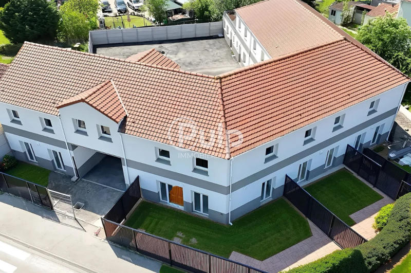 Maison - 95 m² - 5 pièces