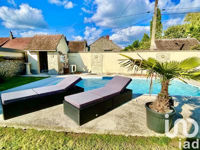 Maison - 235 m² - 12 pièces