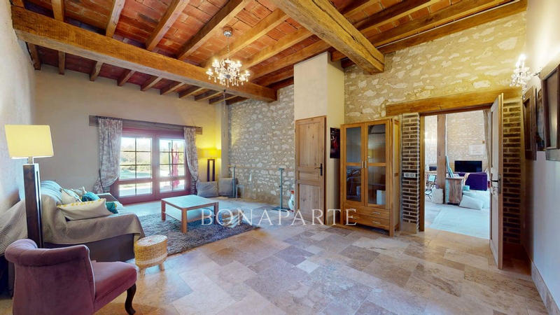 Maison - 280 m² - 7 pièces