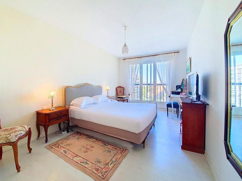 Appartement - 103 m² - 5 pièces