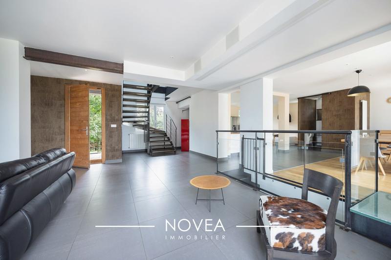 Maison - 296 m² - 8 pièces