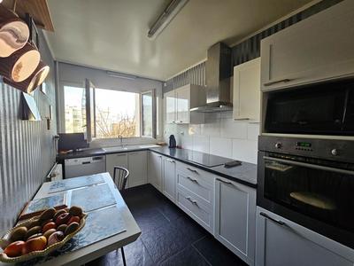 Appartement - 79 m² - 4 pièces