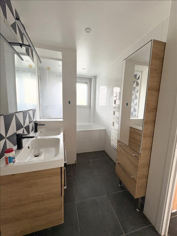 Appartement - 93 m² - 4 pièces