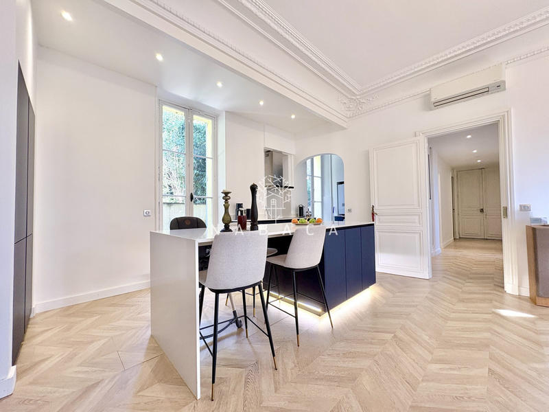 Appartement - 100 m² - 4 pièces