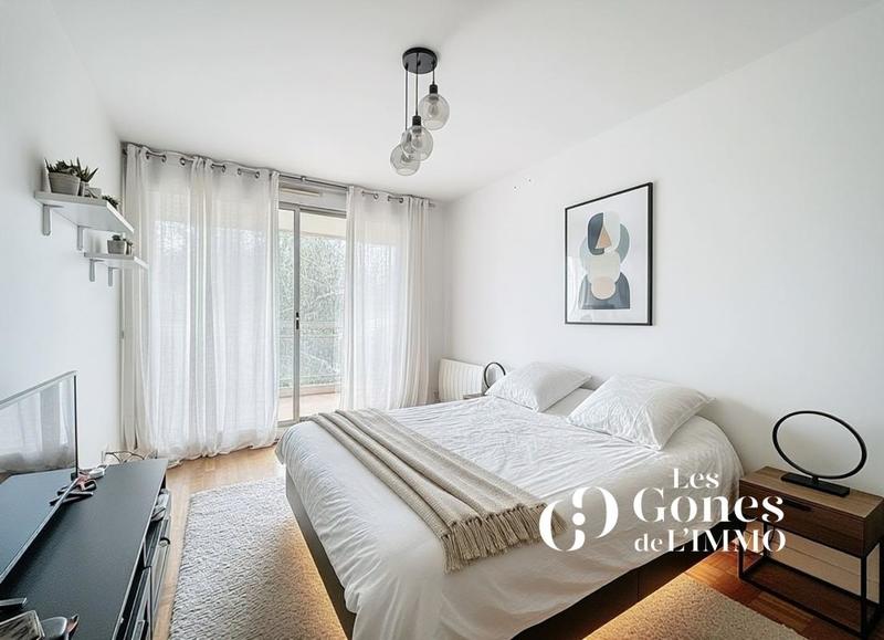 Appartement - 94 m² - 4 pièces