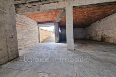 Parking / Garage - 250 m²