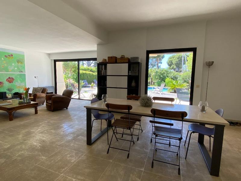 Villa - 200 m² - 6 pièces