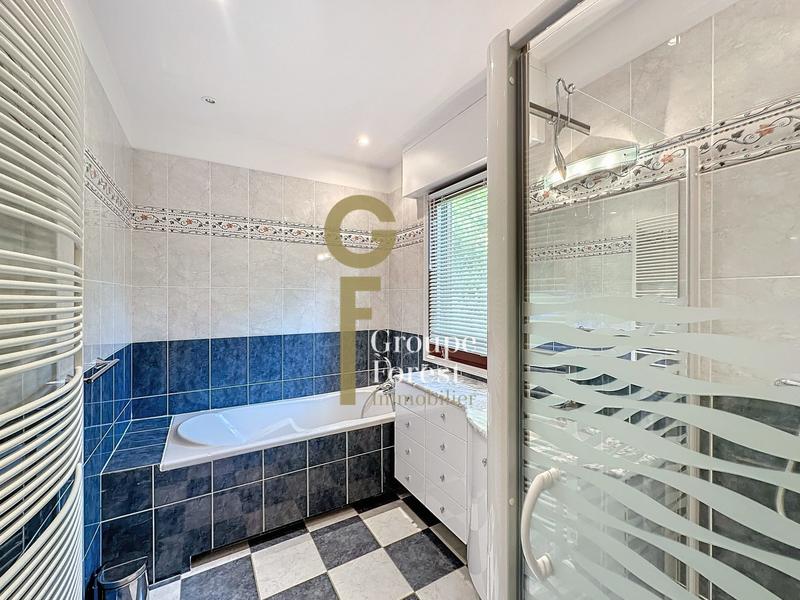 Maison - 167 m² - 6 pièces