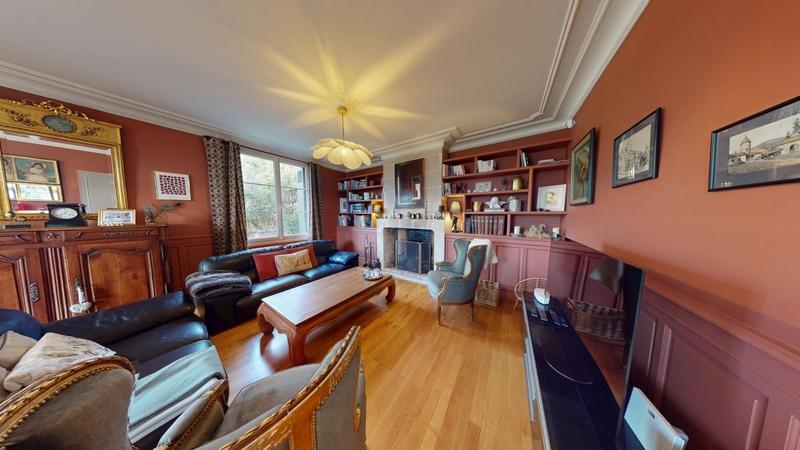 Maison - 230 m² - 6 pièces