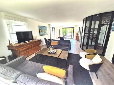 Propriété - 190 m² - 7 pièces