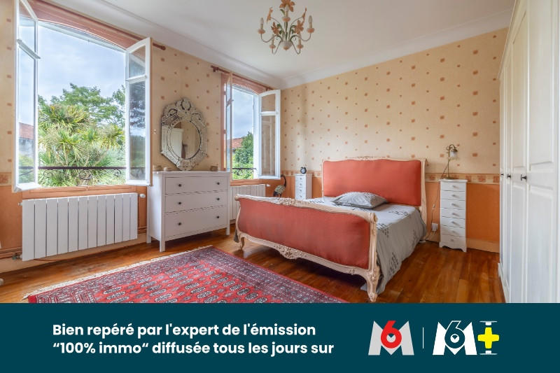 Maison - 279 m² - 9 pièces