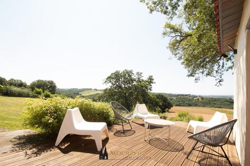 Maison - 440 m² - 12 pièces