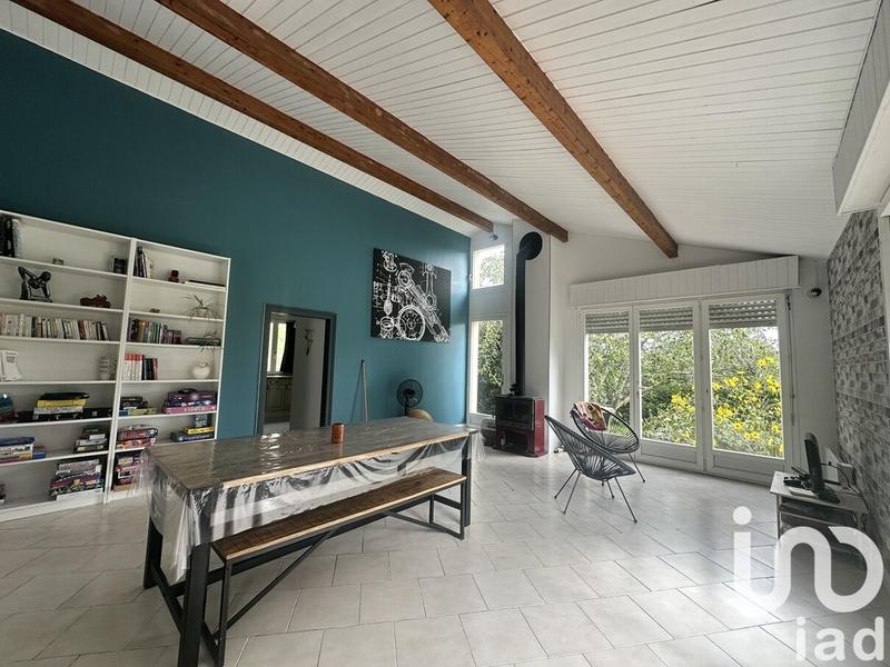 Maison - 239 m² - 8 pièces