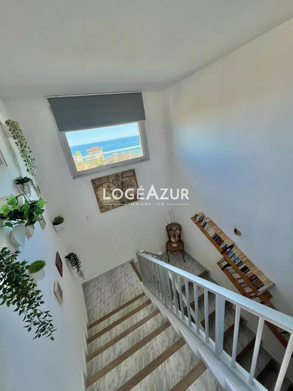 Villa - 262 m² - 9 pièces