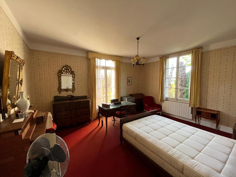 Maison - 322 m² - 14 pièces