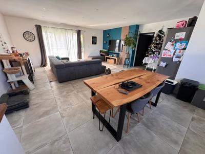 Maison - 122 m² - 5 pièces