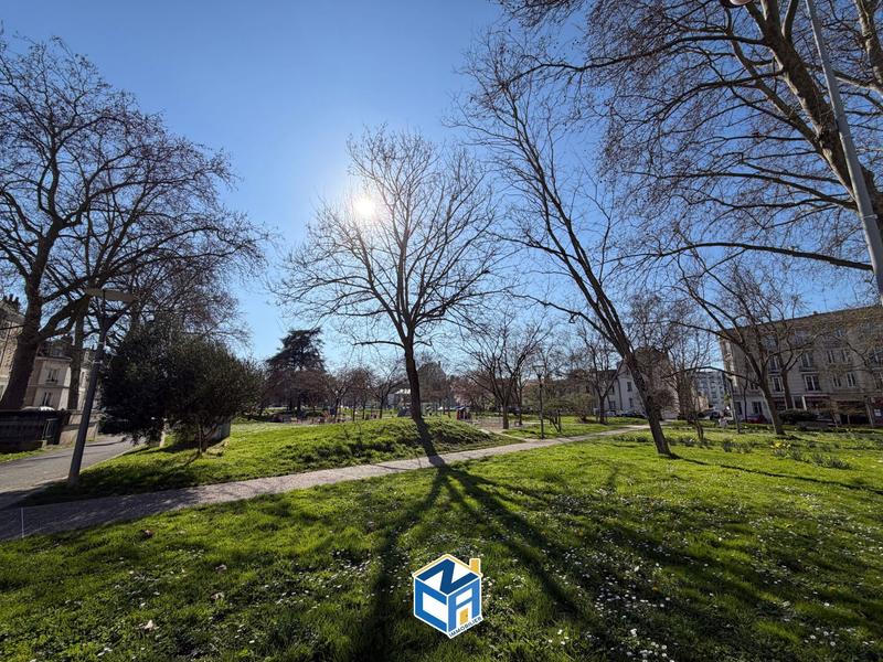 Appartement - 99 m² - 5 pièces