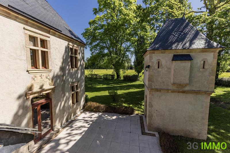 Propriété - 230 m² - 7 pièces