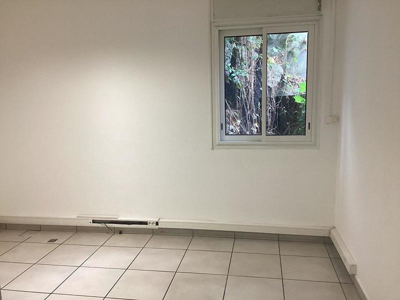 Local d'activités - 210 m² - 5 pièces