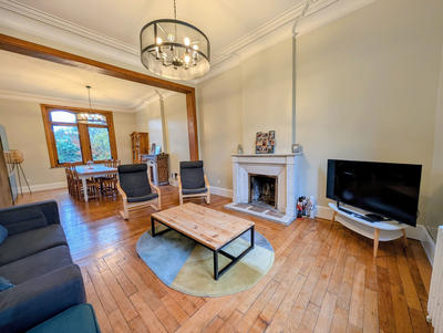 Maison - 300 m² - 11 pièces