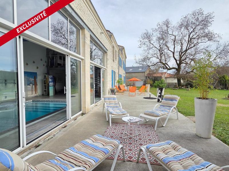 Maison - 371 m² - 7 pièces