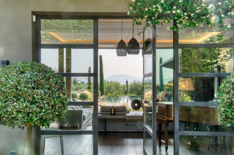 Villa - 335 m² - 7 pièces