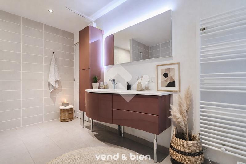 Appartement - 105 m² - 4 pièces