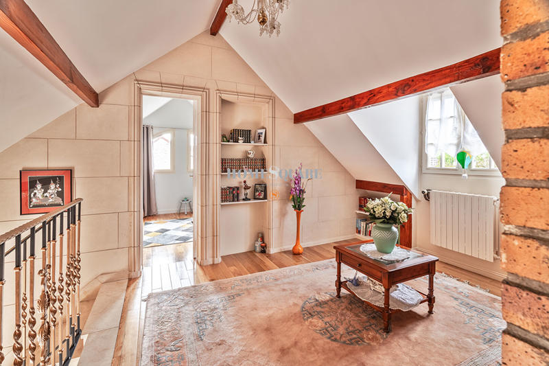 Maison - 193 m² - 10 pièces