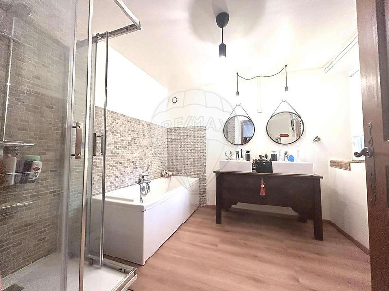 Appartement - 146 m² - 4 pièces