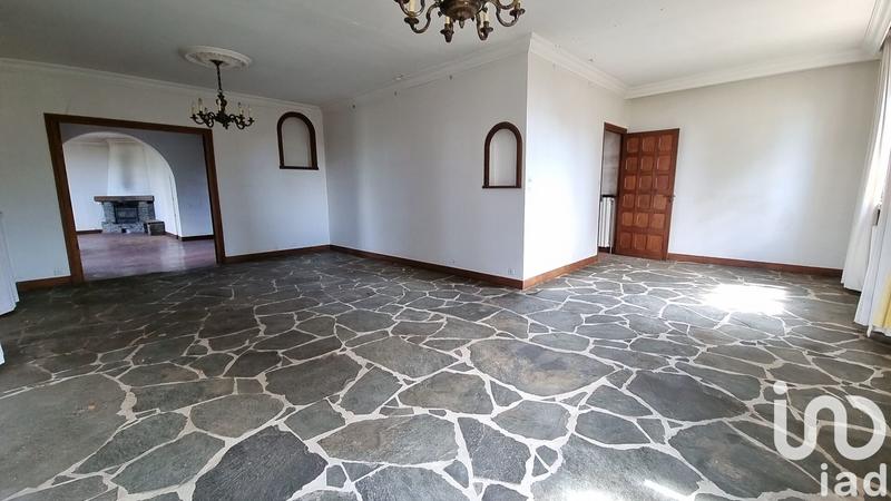 Maison - 216 m² - 11 pièces