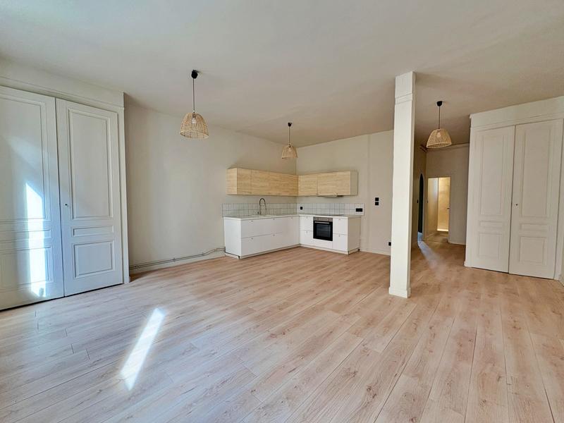 Appartement - 60 m² - 2 pièces