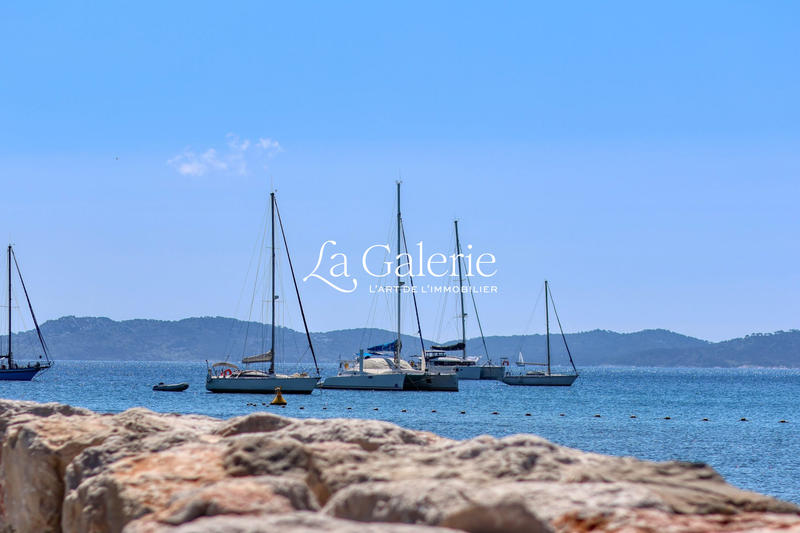 Loft - 140 m² - 4 pièces