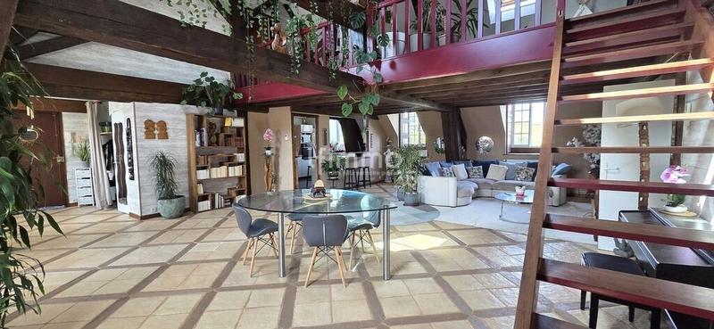 Duplex - 188 m² - 5 pièces