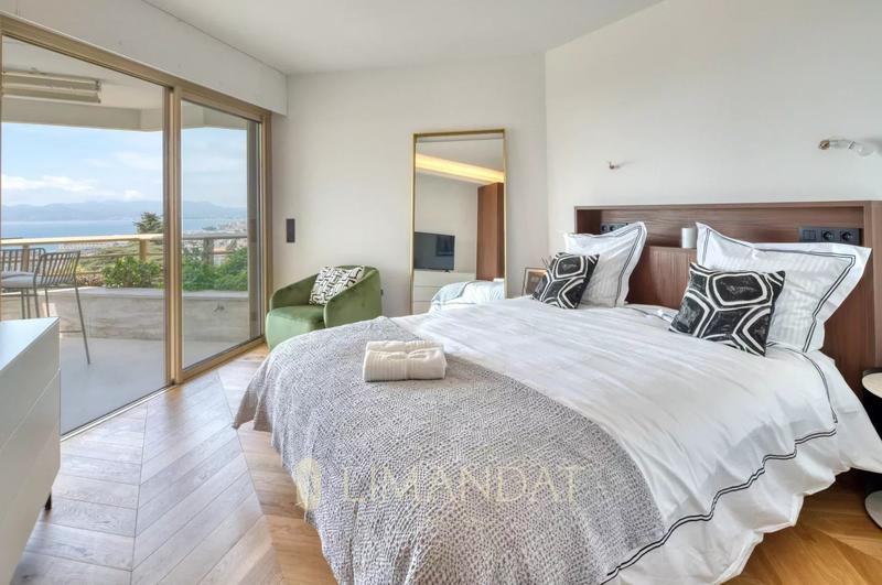 Appartement - 150 m² - 4 pièces