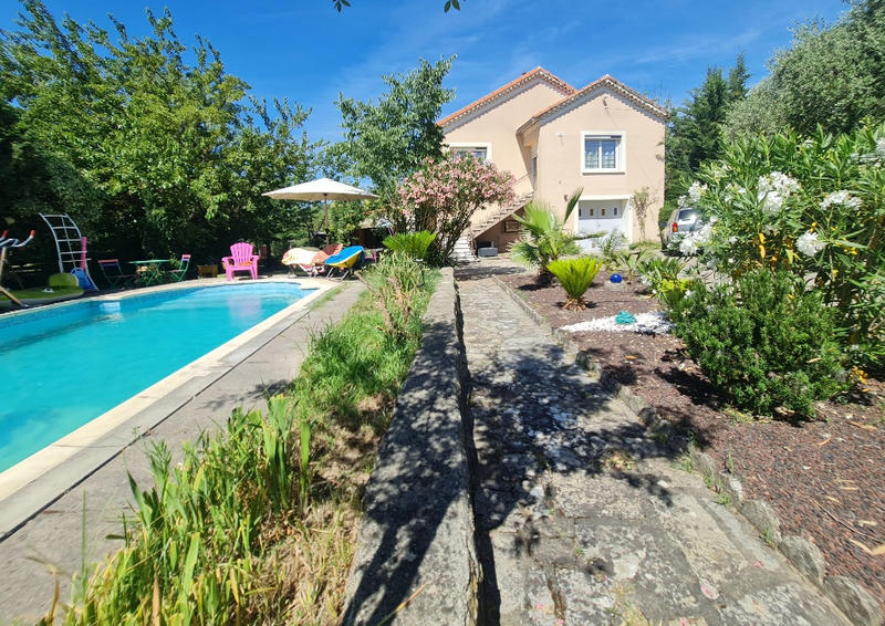 Maison - 141 m² - 7 pièces