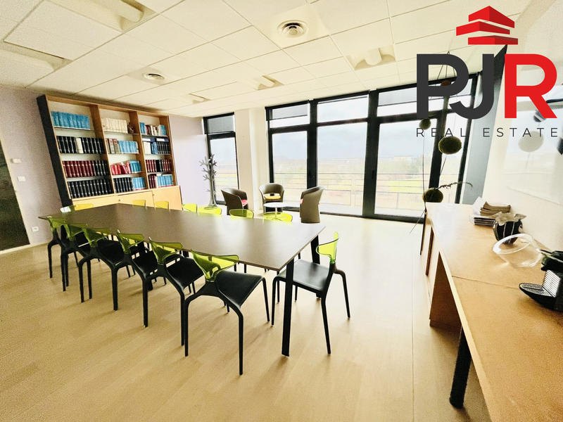 Bureau - 476 m²