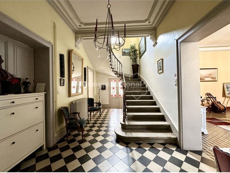 Maison bourgeoise - 320 m² - 12 pièces