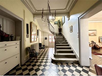Maison bourgeoise - 320 m² - 12 pièces