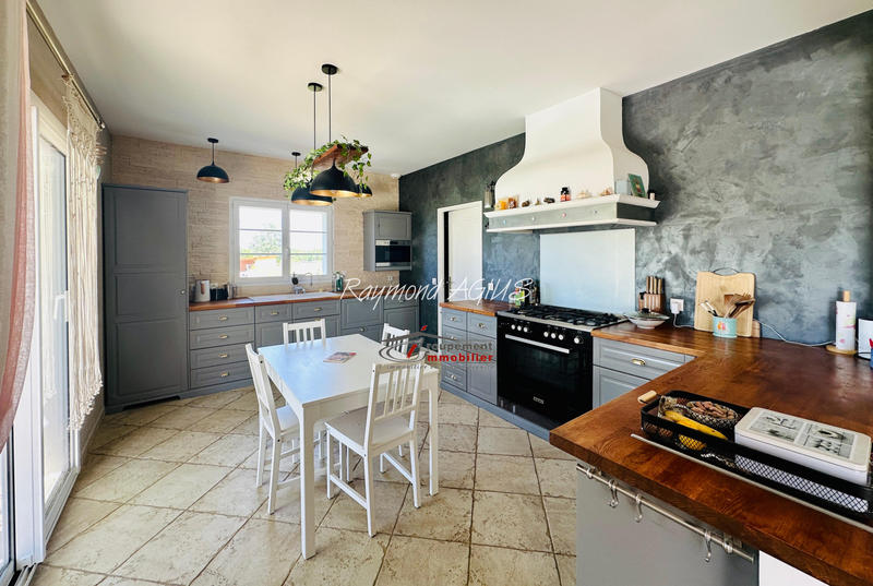 Maison - 200 m² - 8 pièces