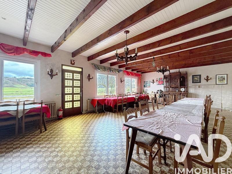 Maison - 382 m² - 5 pièces