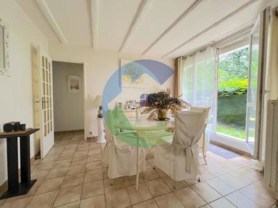 Appartement - 95 m² - 5 pièces