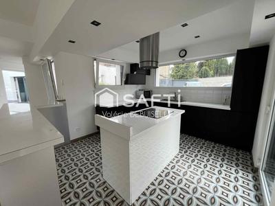 Maison - 162 m² - 6 pièces