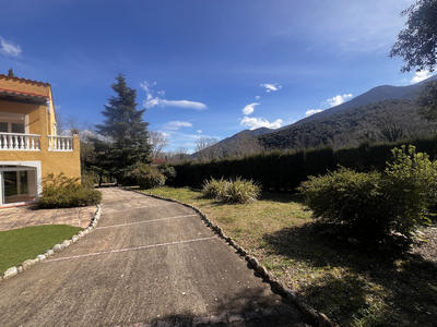 Maison - 310 m² - 5 pièces