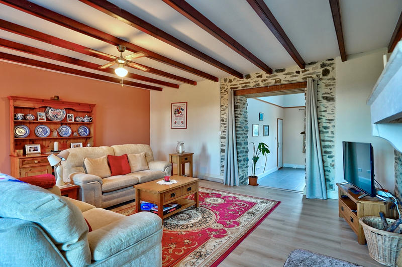 Maison - 234 m² - 7 pièces