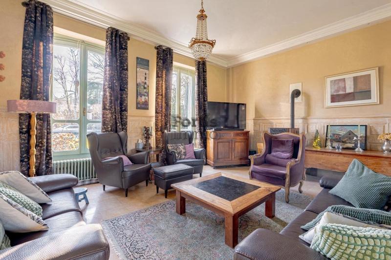 Maison de maîtres - 244 m² - 8 pièces