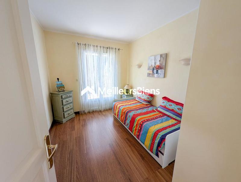 Villa - 176 m² - 6 pièces