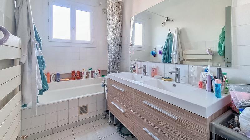 Maison - 167 m² - 6 pièces