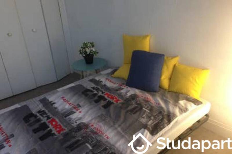 Chambre - 10 m² - 1 pièce