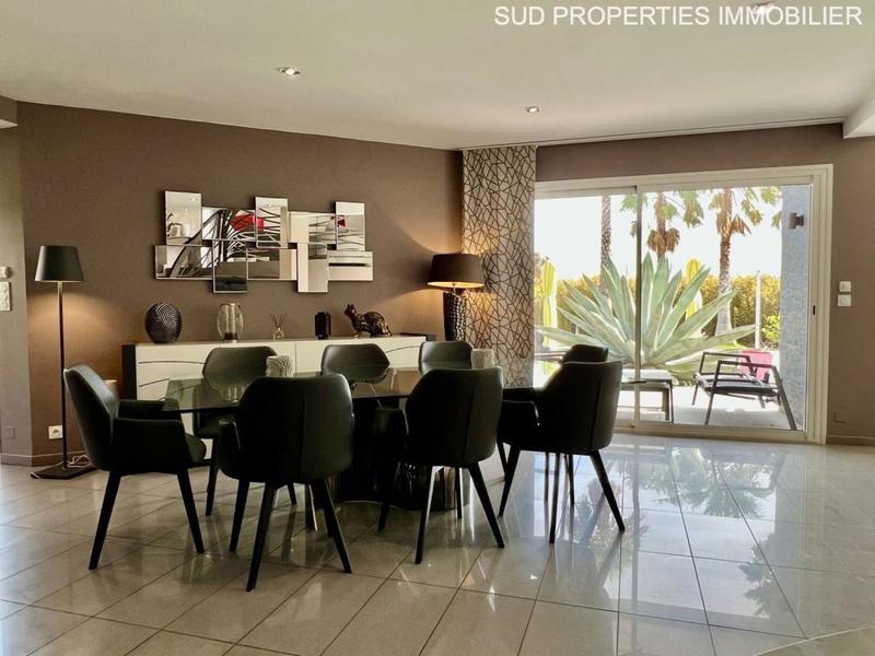 Maison - 218 m² - 7 pièces